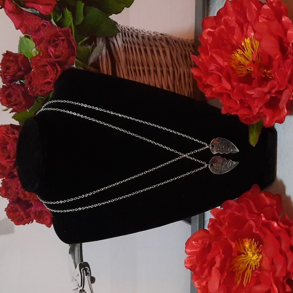 Couples Necklace - Picture 2 of 9